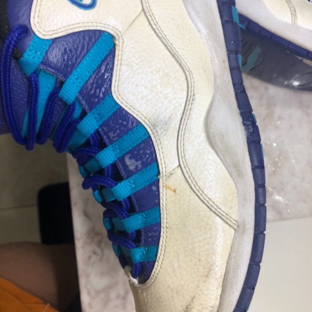 Jordan Retro 10 “ Charlotte “ size 9.5 - Picture 4 of 4